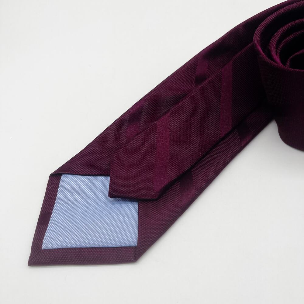 Tommy Hilfiger‎ Men's Tie Burgundy Stripe 100% Italian Silk Classic - Picture 3 of 7